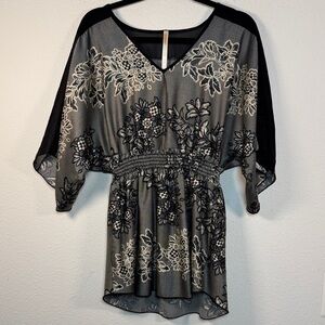 Renee C. Black and Gray Floral Blouse size large